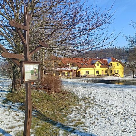 Podvesky Mlyn Hotel Tlumacov Luaran gambar