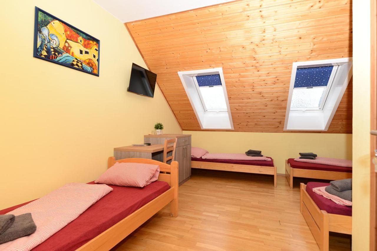 Podvesky Mlyn Hotel Tlumacov Luaran gambar